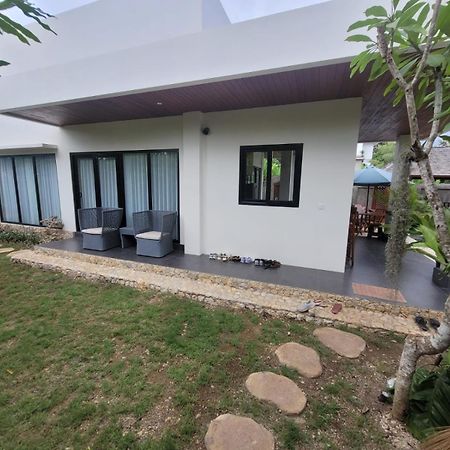 Villa Niang Ando ラブハン・バジョ エクステリア 写真